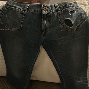 Distressed Blue capri Jeans